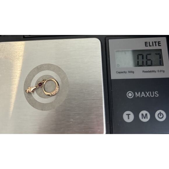 10k Yellow Gold Garnet Pendant .67 Grams /1 In. - Picture 5 of 5